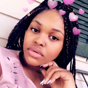 Meet your Posher, Kierra